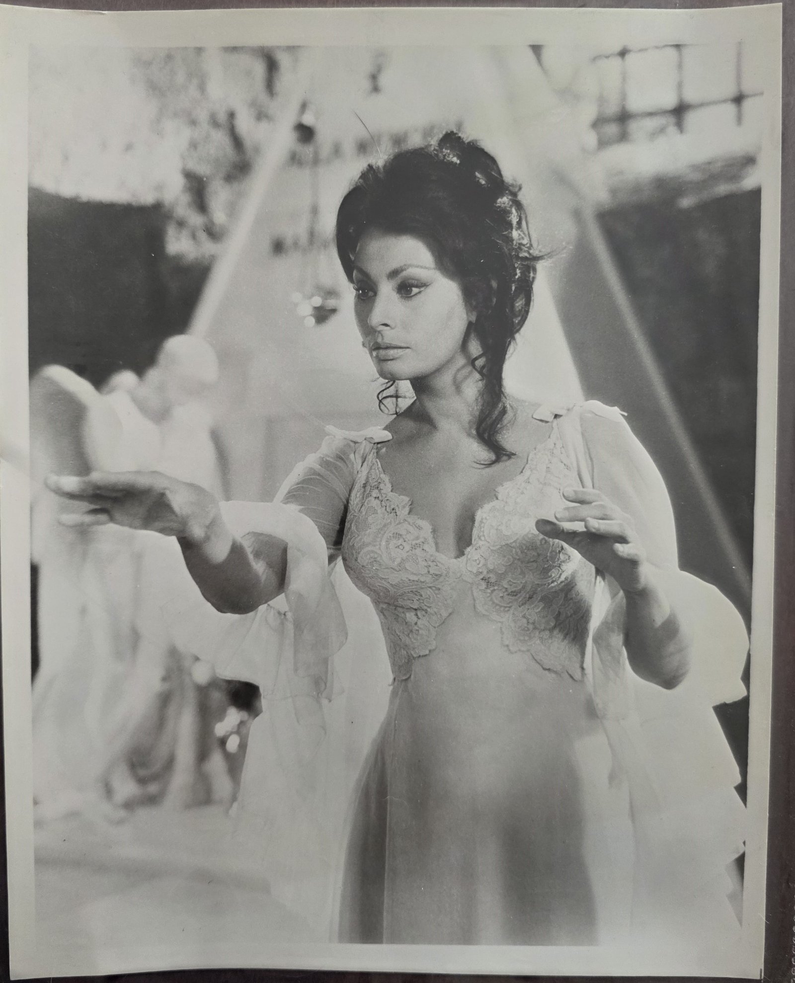 Sophia Loren period press photograph